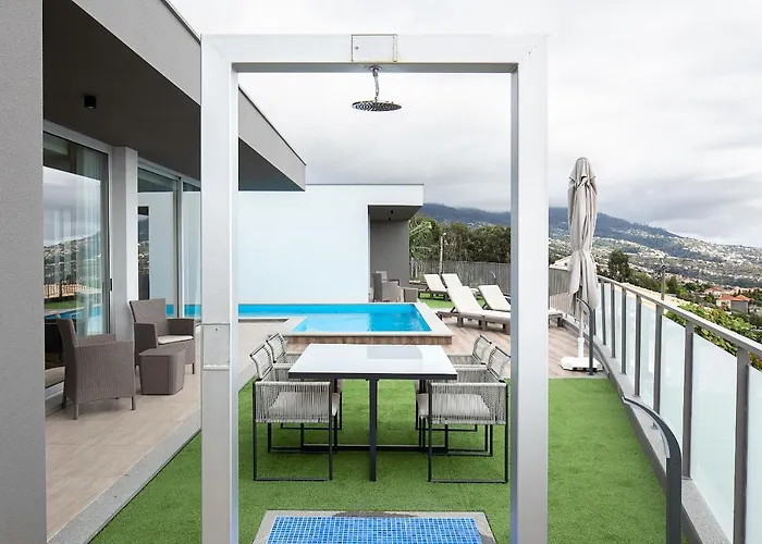 King's Paradise Villa *